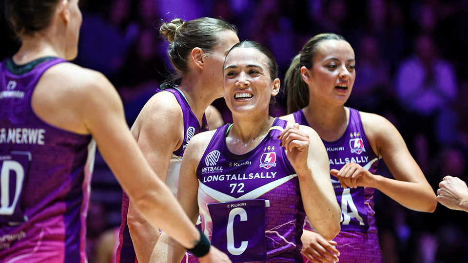 nat panagarry high fiving teamates