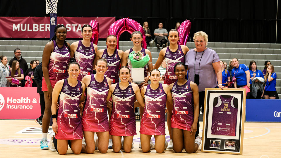 A photo of the Lightning squad on the court