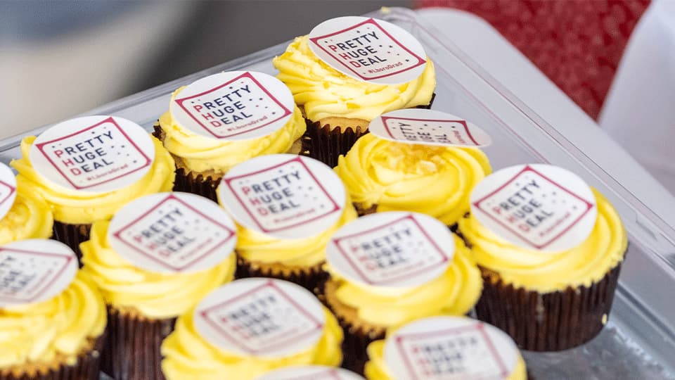 cupcakes with a note 'pretty huge deal' on top