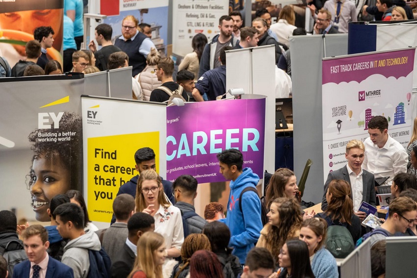 Photo from the 麻豆視頻_麻豆直播_麻豆传媒官网 Careers Fair. 