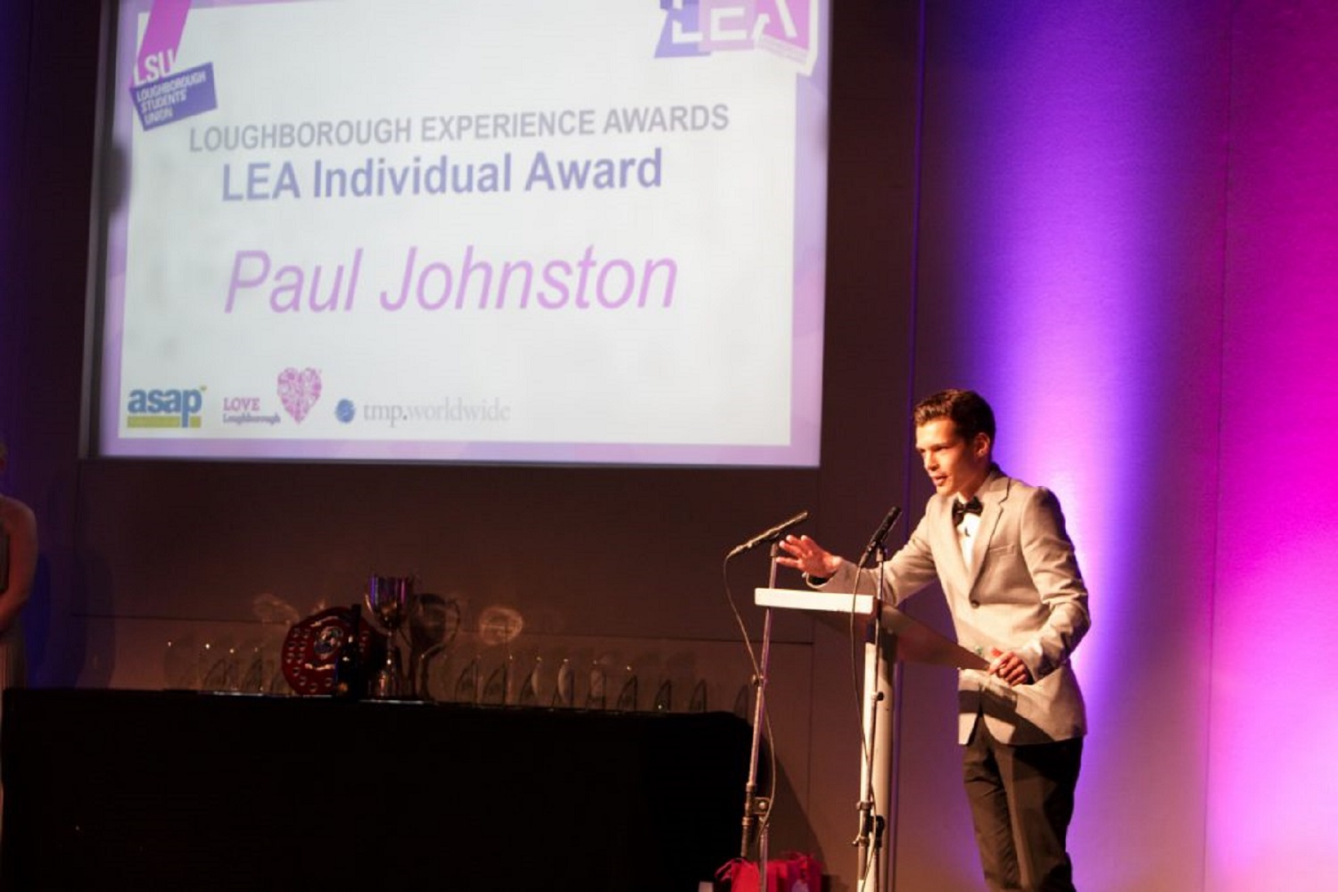 Paul accepting his LEA Individual Award at 麻豆視頻_麻豆直播_麻豆传媒官网. 