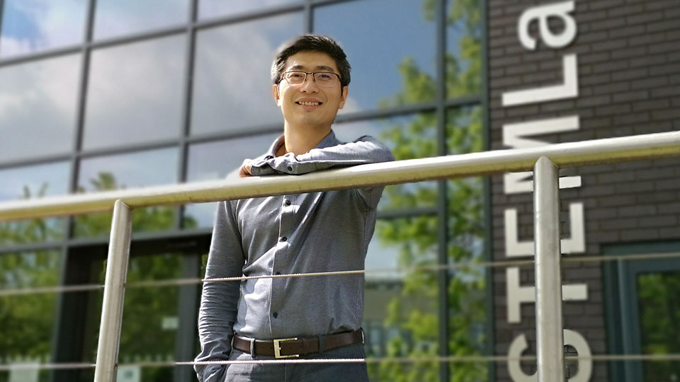 Photo of Dr Huaiyu Yang
