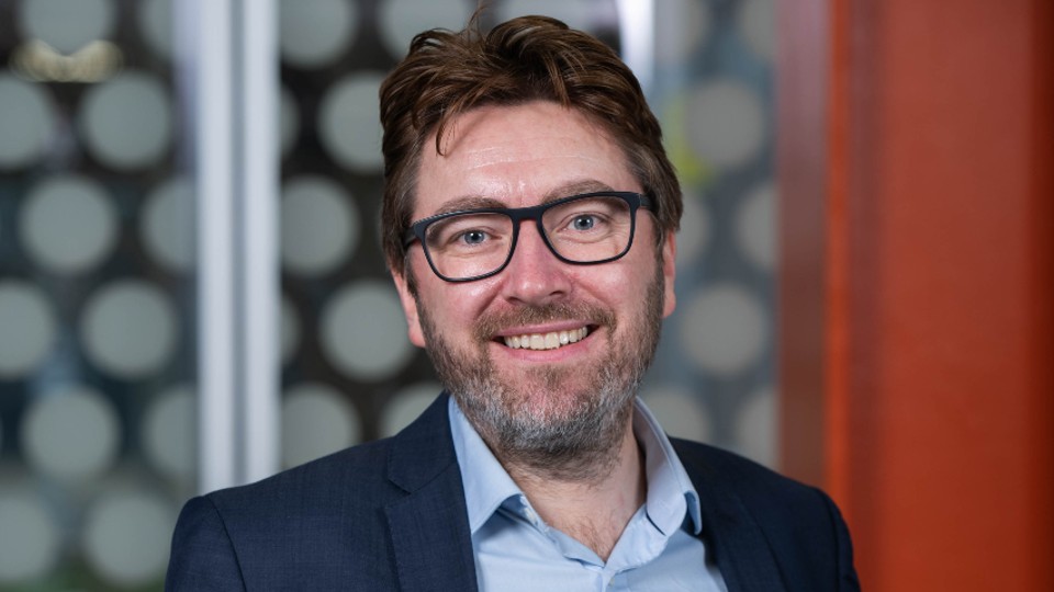 Dr Ronan Lee.